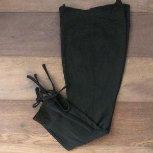 Beyond Yoga crop leggings size medium